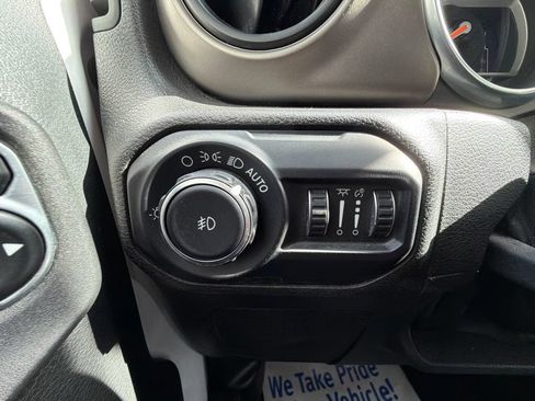 Used 2018 Jeep Wrangler Unlimited Sport S AWD/4WD image 13