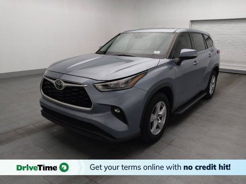 Used 2020 Toyota Highlander LE FWD image 1