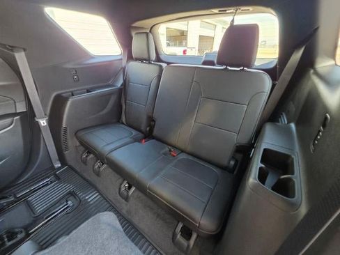 Used 2022 Chevrolet Traverse LT AWD/4WD image 29