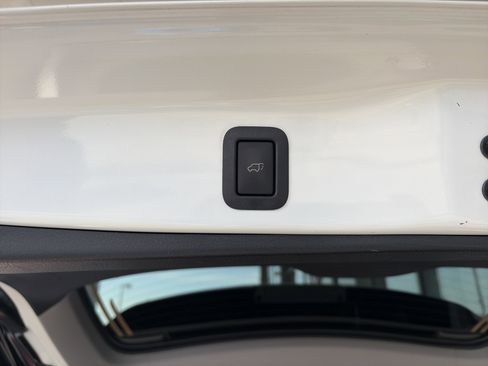 Used 2017 Toyota Highlander Plus image 20