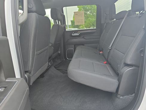 Used 2025 Chevrolet Silverado 2500 LT w/ Convenience Package AWD/4WD image 13