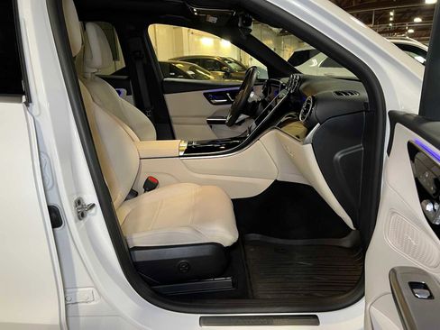 Certified 2025 Mercedes-Benz GLC 300 4MATIC image 12