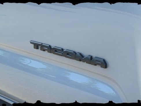 Used 2021 Toyota Tacoma TRD Off-Road w/ Technology Package AWD/4WD image 32