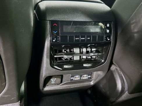 Certified 2023 Jeep Grand Cherokee L Limited AWD/4WD image 37