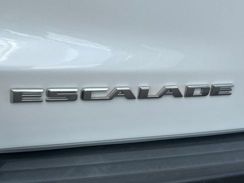 Used 2016 Cadillac Escalade ESV Platinum AWD/4WD image 28