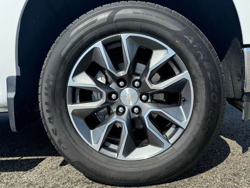 Used 2022 Chevrolet Silverado 1500 LT AWD/4WD image 12
