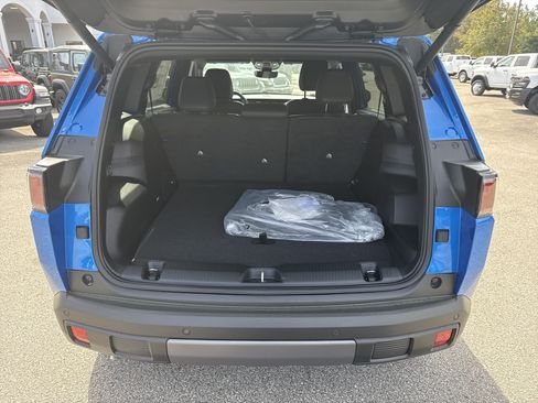 New 2026 Jeep Cherokee Limited AWD/4WD image 19