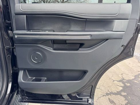 Used 2024 Ford Expedition XLT image 27
