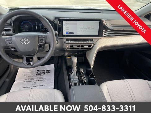 Used 2025 Toyota Camry XLE image 21