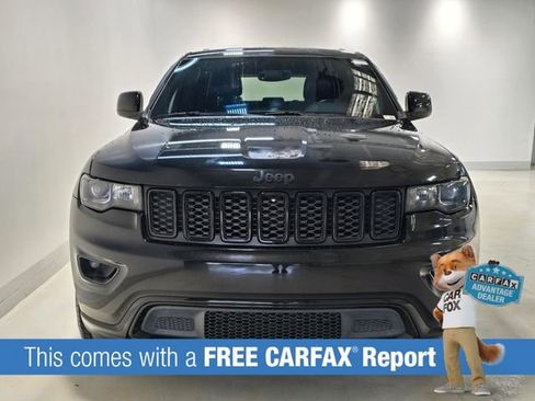 Used 2018 Jeep Grand Cherokee Altitude RWD image 2
