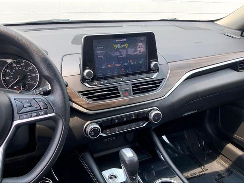 Used 2023 Nissan Altima 2.5 SV AWD/4WD image 7