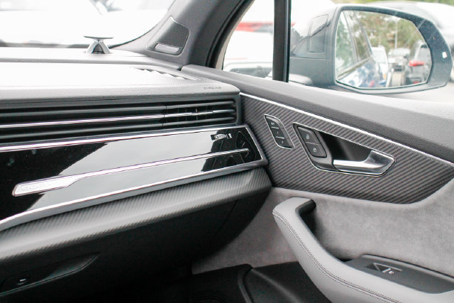 New 2026 Audi SQ7 Prestige AWD/4WD image 11