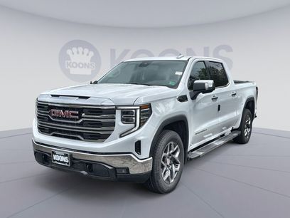New 2026 GMC Sierra 1500 SLT w/ SLT Premium Package