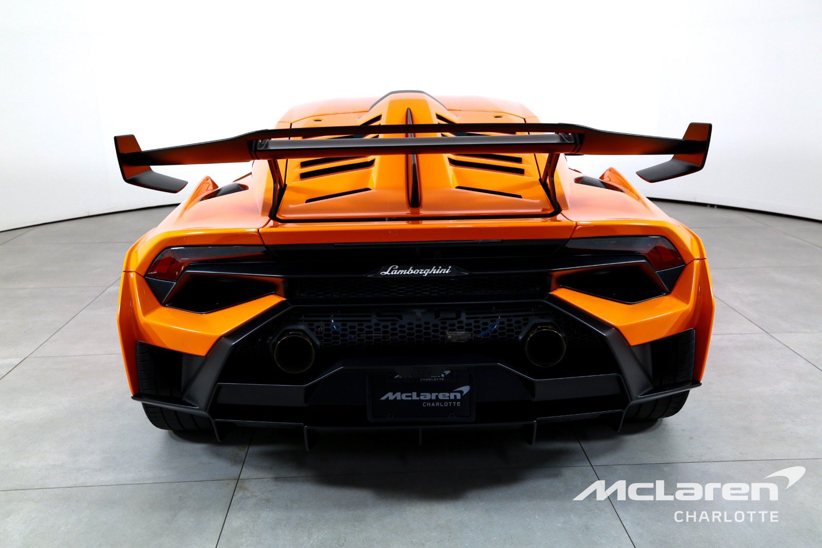 Used 2022 Lamborghini Huracan STO RWD image 7