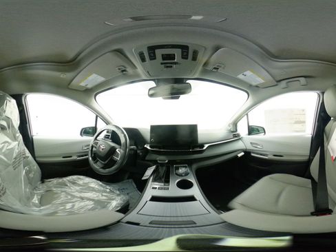 New 2026 Toyota Sienna XLE image 33