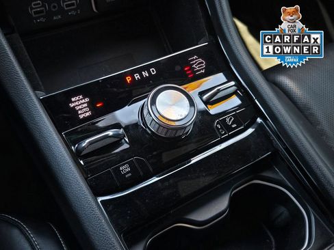 Used 2022 Jeep Grand Cherokee Overland w/ Luxury Tech Group IV AWD/4WD image 18