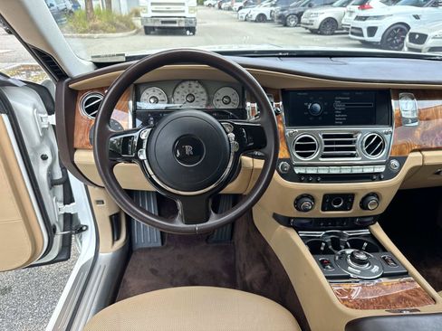 Used 2012 Rolls-Royce Ghost RWD image 25