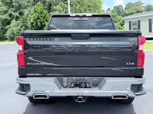 Used 2022 Chevrolet Silverado 1500 LTZ w/ Technology Package AWD/4WD image 8
