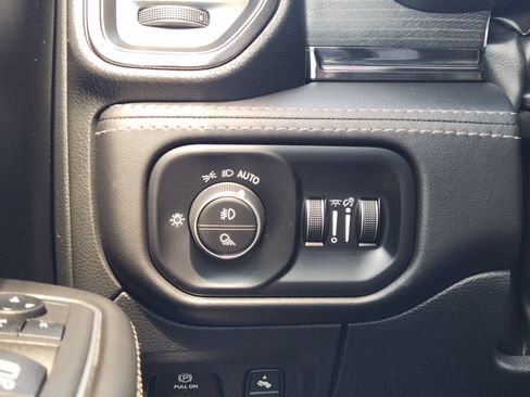Used 2022 RAM 1500 Limited w/ Body-Colour Bumper Group AWD/4WD image 23