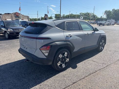 Used 2025 Hyundai Kona SEL FWD image 7
