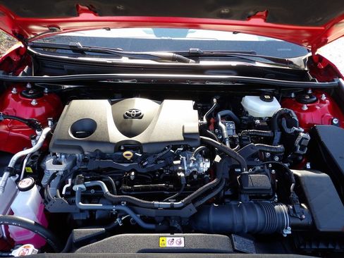 Used 2025 Toyota Camry SE image 24