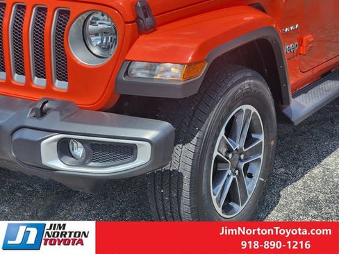 Used 2023 Jeep Wrangler Unlimited Sahara AWD/4WD image 11