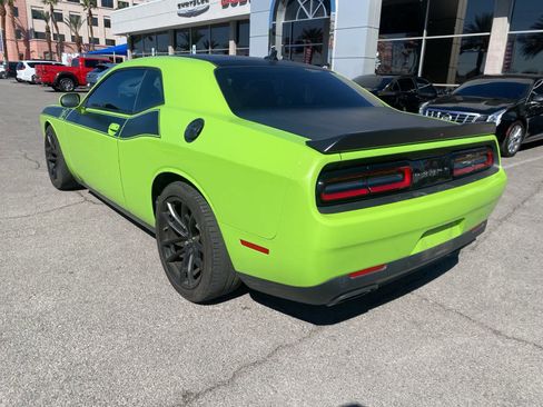 Used 2023 Dodge Challenger R/T w/ T/A Package image 8