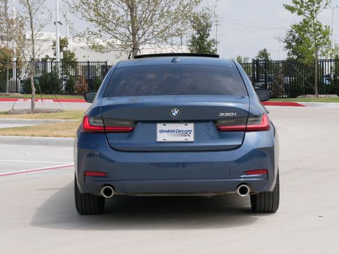 Certified 2025 BMW 330i Sedan w/ Premium Package RWD image 8
