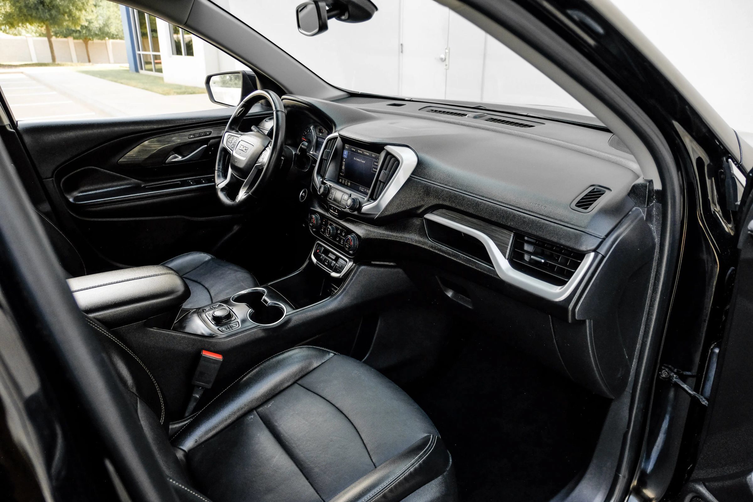 Used 2023 GMC Terrain SLT AWD/4WD image 18