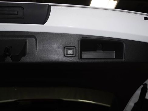 Used 2019 GMC Terrain SLT w/ Preferred Package image 8