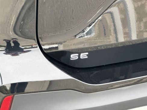 Used 2025 Volkswagen Tiguan SE w/ Panoramic Sunroof Package image 25