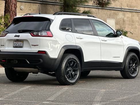 Used 2022 Jeep Cherokee Trailhawk w/ Premium Leather Package image 3
