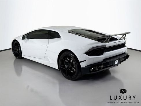 Used 2018 Lamborghini Huracan LP 580-2 image 8