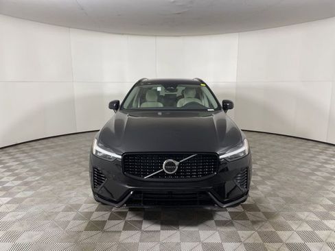 Used 2025 Volvo XC60 T8 Plus w/ Protection Package Premier AWD/4WD image 14