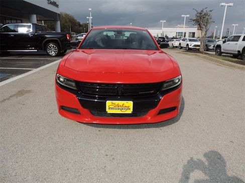 Used 2020 Dodge Charger SXT w/ Blacktop Package image 2