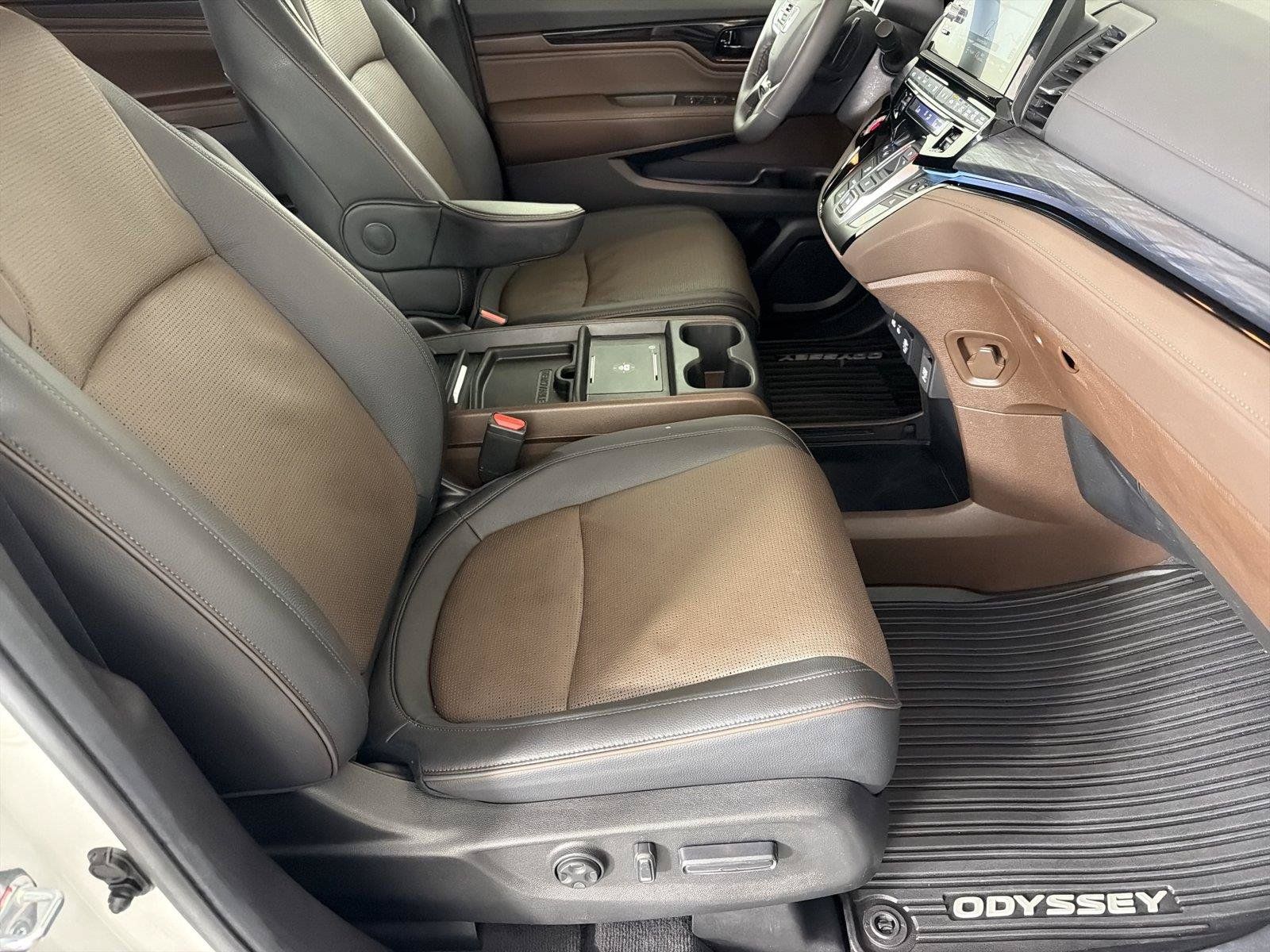 Used 2025 Honda Odyssey Elite image 15