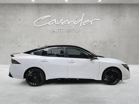 New 2026 Nissan Sentra SR FWD image 17
