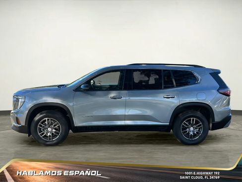 Used 2025 GMC Acadia Elevation image 3