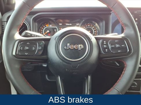 Used 2024 Jeep Wrangler Unlimited Rubicon AWD/4WD image 12
