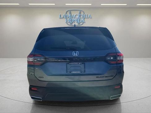 Used 2025 Honda Pilot Black Edition image 4