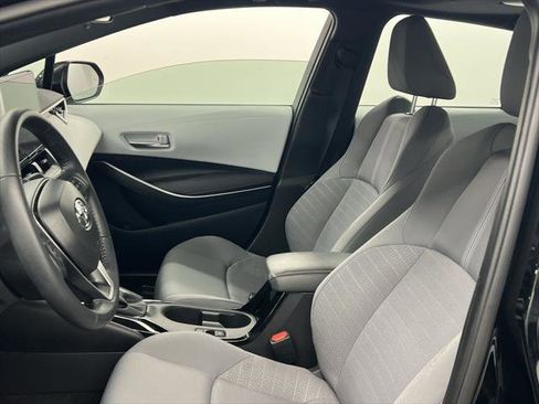 Certified 2025 Toyota Corolla SE image 9