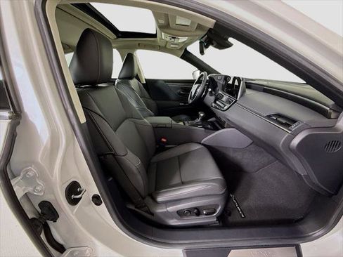 Certified 2025 Lexus ES 300h 300h w/ Premium Package image 18