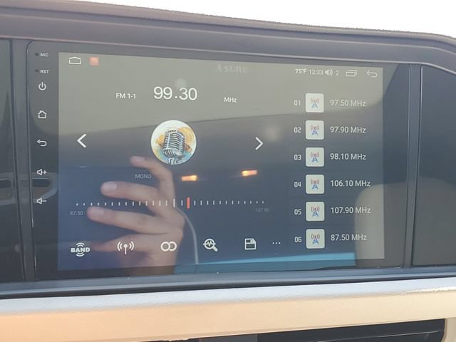 Used 2020 Volkswagen Jetta SE w/ SE Cold Weather Package FWD image 27