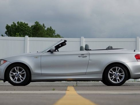 Used 2009 BMW 128i Convertible RWD image 42