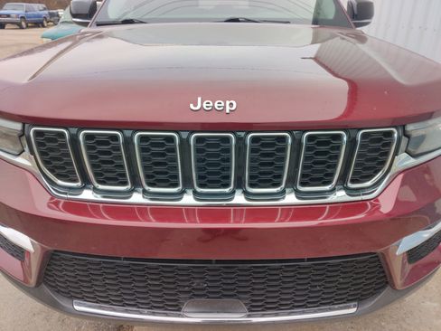 Used 2023 Jeep Grand Cherokee Limited image 5