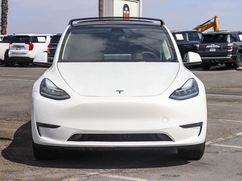 Used 2023 Tesla Model Y Long Range image 2