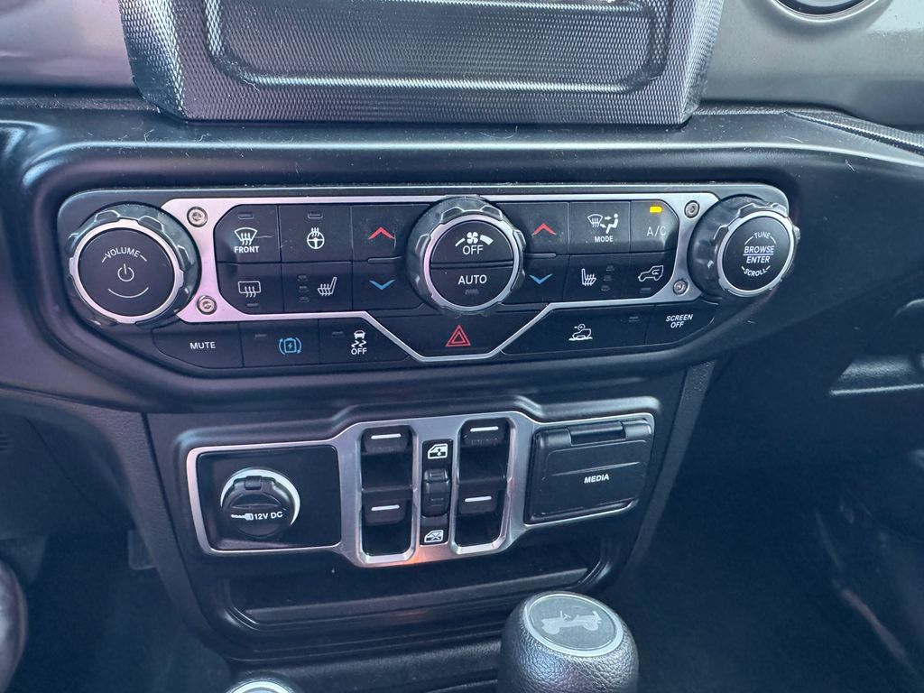 Used 2023 Jeep Wrangler Unlimited w/ Cold Weather Group AWD/4WD image 11