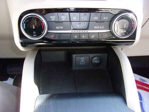 Used 2022 Ford Escape SE w/ Convenience Package image 18