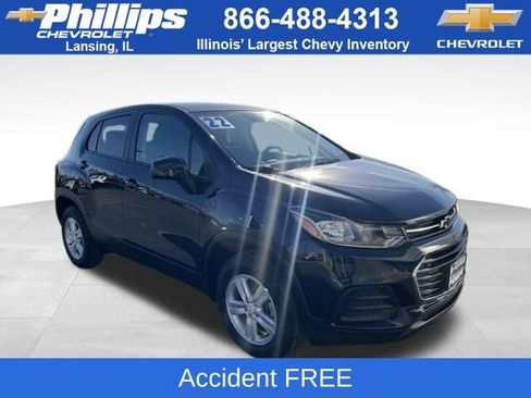 Used 2022 Chevrolet Trax LS w/ Tint and Cruise Package image 3