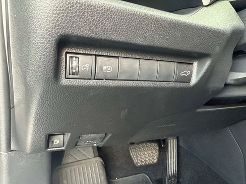 Used 2022 Toyota RAV4 XLE Premium image 56